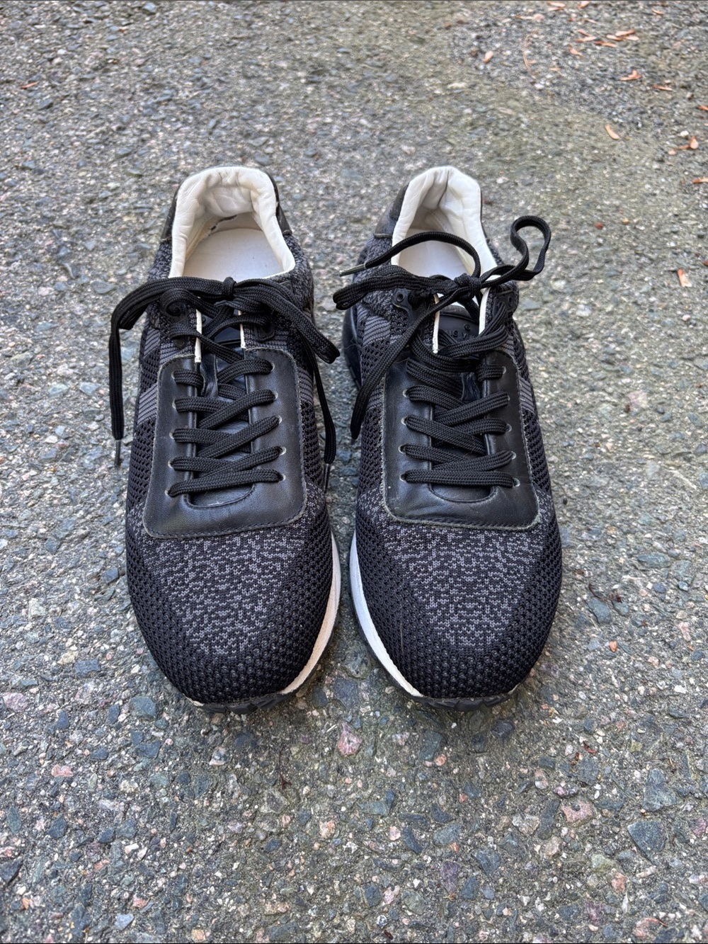 Men’s Louis Vuitton Black Knit Lace-Up Sneakers  size 38 EU
